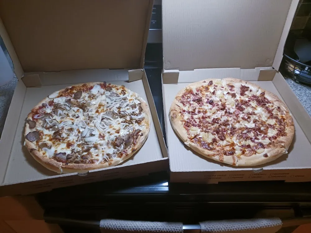Bacon Pineapple Pizza and Hamburg Onion